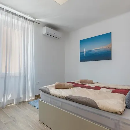 Apartmani Nena I Ilka Pula Exterior photo